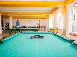 Biliár nebo kulečník v ubytování Vila Baleira Suites