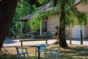 O grădină în afara Village de gîtes de la Forêt de Ganigal +35 fotografii