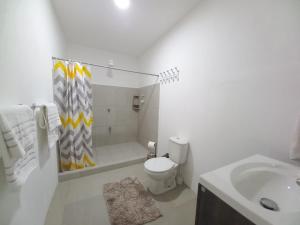 Ένα μπάνιο στο W's Hostel