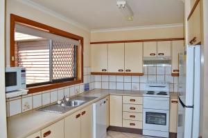 サウス・ウェスト・ロックスにあるSeaview Townhouse 4 -Bring your own linen.のギャラリーの写真