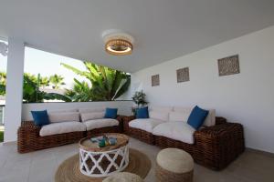 A seating area at TESS Villa Le Clos Fleury