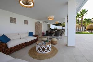 A seating area at TESS Villa Le Clos Fleury