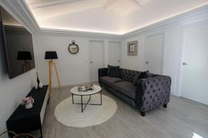 A seating area at TESS Villa Le Clos Fleury