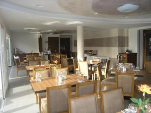 Restaurace v ubytování Livadia Hotel Kyperounta