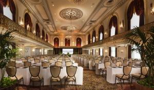 Restaurace v ubytování Omni William Penn Hotel