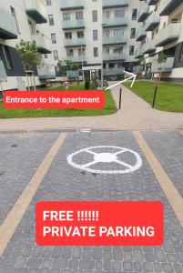 Fotografia z galérie ubytovania Apartament ,, COŚ NIECOŚ ,, Suwałki LOFT, KLIMATYZACJA, PRYWATNY PARKING, MONITOROWANE ZAMKNIĘTE OSIEDLE v destinácii Suwałki