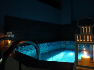 Bazén v ubytování Family Hotel Pautalia nebo v jeho okolí