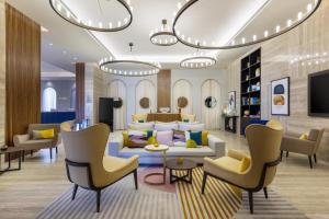 Posezení v ubytování voco Doha West Bay Suites by IHG