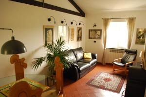 A seating area at Villa Maia