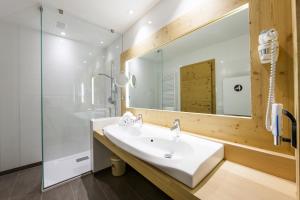 A bathroom at Family Home Alpenhof