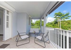 Rõdu või terrass majutusasutuses Anthurium, Superbe haut de villa F3 proche plage, Anse Mitan