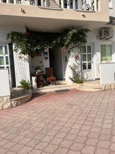 Budova, v ktorej sa apartmán nachádza