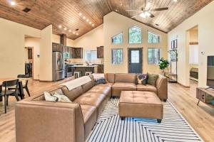 Gallery image of Fire Pits, Spacious Yard Wooded Pinetop Escape! in Indian Pine