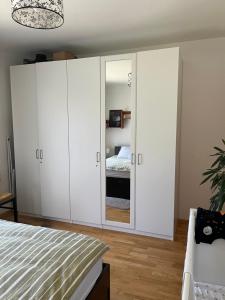 Katil atau katil-katil dalam bilik di Strelnieku Apartment