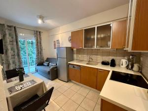 A kitchen or kitchenette at Angelina's Lovely Home