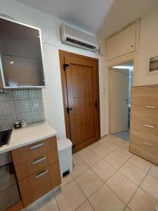 A kitchen or kitchenette at Angelina's Lovely Home