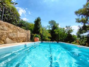 Bazén v ubytování Hotel Il Cavalier D'Arpino nebo v jeho okolí
