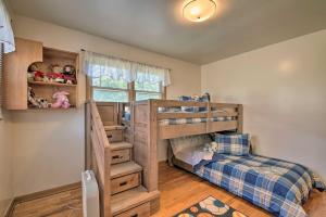 a bedroom with two bunk beds in a room at Bright Springfield Home Walk to Nature Center! in Springfield