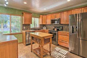 Gallery image of Fun, Fresh Ogden Abode with Patio and Grill! in Ogden