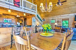 Φωτογραφία από το άλμπουμ του Tranquil Deck Blue Ridge Mountain Retreat! σε Nebo