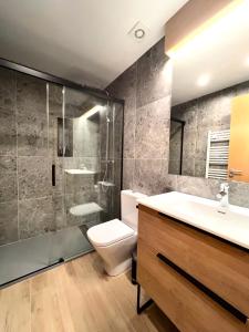 Koupelna v ubytování Apartaments Areny - L'Amfitriona