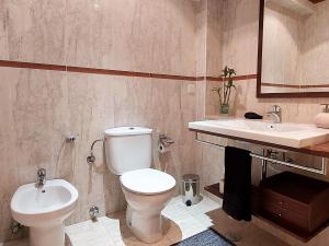 Koupelna v ubytování Casa da Travessa - casa de férias no coração de Faro + 61 fotografií