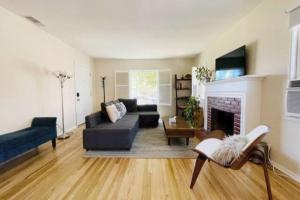 Seating area sa Spacious family oasis in silicon beach 5mins to LAX