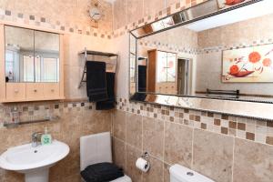 Gallery image of Luxury Suite in quiet countryside location in Swansea