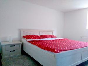 Zdjęcie z galerii obiektu Apartments with a parking space Razanac, Zadar - 11429 w Ražancu
