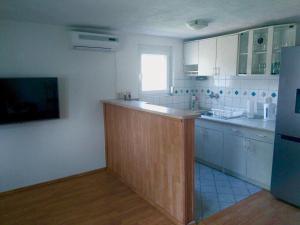 Zdjęcie z galerii obiektu Apartments with a parking space Razanac, Zadar - 11429 w Ražancu