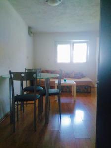 Zdjęcie z galerii obiektu Apartments with a parking space Razanac, Zadar - 11429 w Ražancu