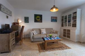 Posezení v ubytování Apartments with parking spaces Kornic, Krk - 11506