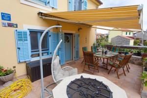 Balkón nebo terasa v ubytování Apartments with parking spaces Kornic, Krk - 11506