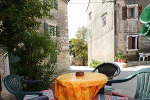 Fotografie z fotogalerie ubytování Apartments with a parking space Visnjan, Central Istria - Sredisnja Istra - 11585 v destinaci Višnjan