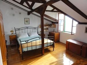 Posteľ alebo postele v izbe v ubytovaní Apartments with parking spaces Brela, Makarska - 11552