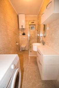 Kúpeľňa v ubytovaní Apartments with a parking space Trpanj, Peljesac - 11545 + 26 fotografií