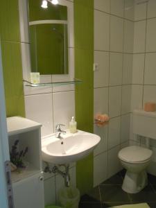 Fotografie z fotogalerie ubytování Apartment Sveta Nedilja 13753d v destinaci Jelsa