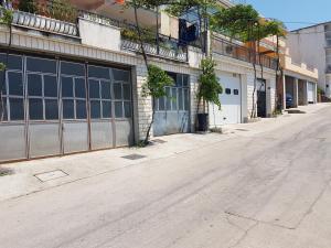 Fotografia z galérie ubytovania Apartments with a parking space Omis - 13785 v Omise