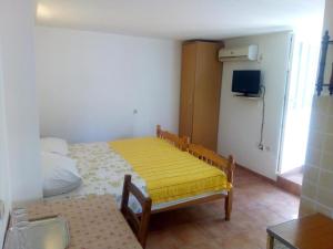 Krevet ili kreveti u jedinici u objektu Apartments with WiFi Vis - 13929