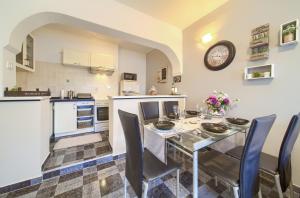 Fotografia z galérie ubytovania Apartments with a parking space Rijeka - 13976 v destinácii Rijeka