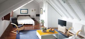 Μια τηλεόραση ή/και κέντρο ψυχαγωγίας στο Holiday house with a parking space Zaostrog, Makarska - 13998