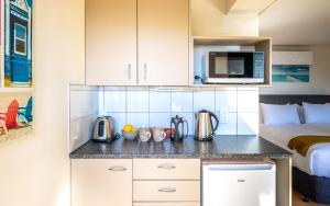 Gallery image of Aqua Sands #2 - Stay Waiheke in Oneroa +18 photos