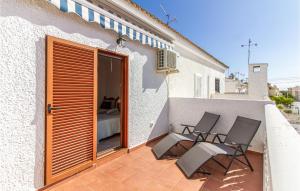 Balkon lub taras w obiekcie Stunning Home In Torrevieja With Wifi