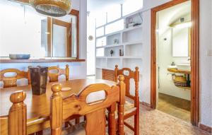 Zdjęcie z galerii obiektu Stunning Home In Torrevieja With Wifi w mieście Torrevieja