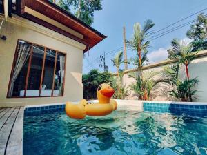 Kolam renang di atau dekat dengan Casada Suitte Pool Villa