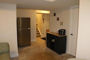 Kuchyň nebo kuchyňský kout v ubytování Guest Suite in Calgary