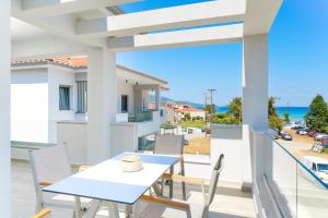 Balkón nebo terasa v ubytování Elisavet Nuevo Studios & Suites