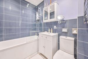 Ένα μπάνιο στο Muntham Luxury Holiday Apartments +141 φωτογραφίες