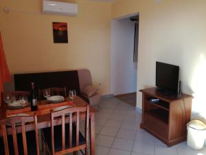 Fotografie z fotogalerie ubytování Apartments with a swimming pool Kanica, Rogoznica - 11249 v Rogoznici