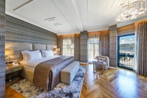A bed or beds in a room at Hotel De Reve Galata-Special Class